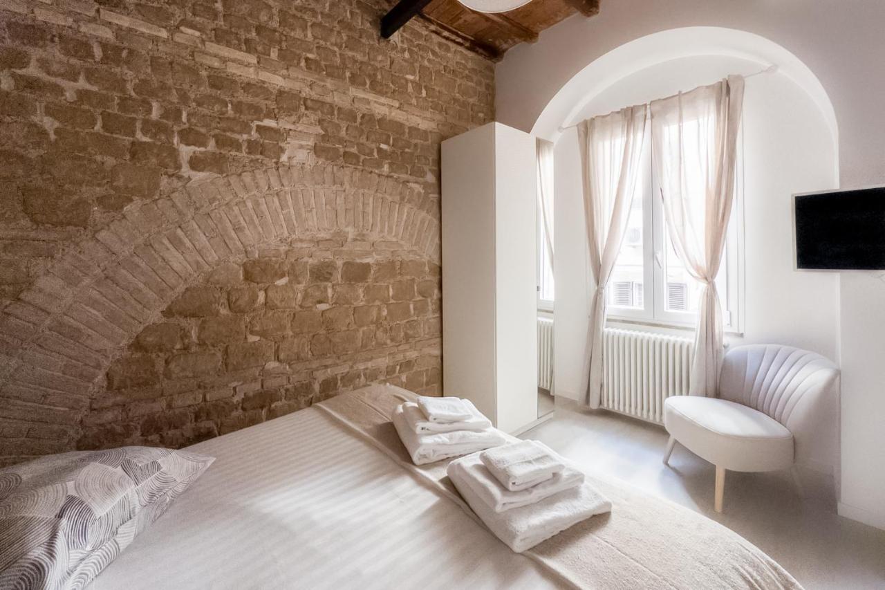 White Ostilia Apartments — Photos 3